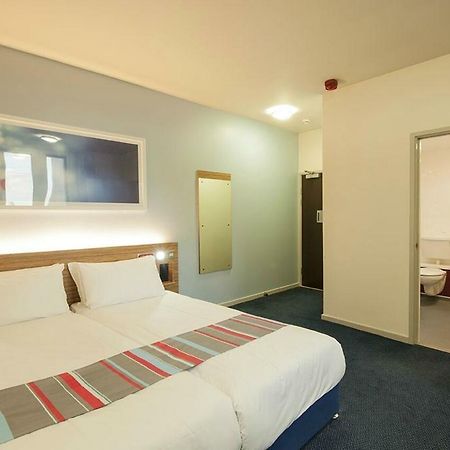 Travelodge London Covent Garden Exteriör bild