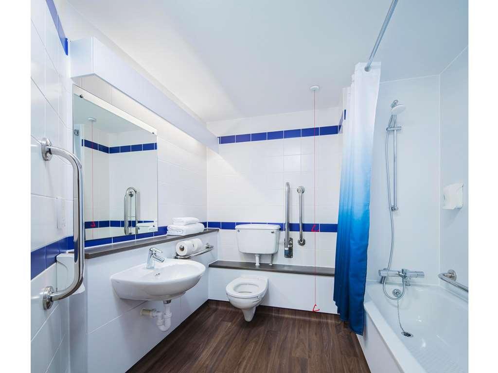 Travelodge London Covent Garden Exteriör bild