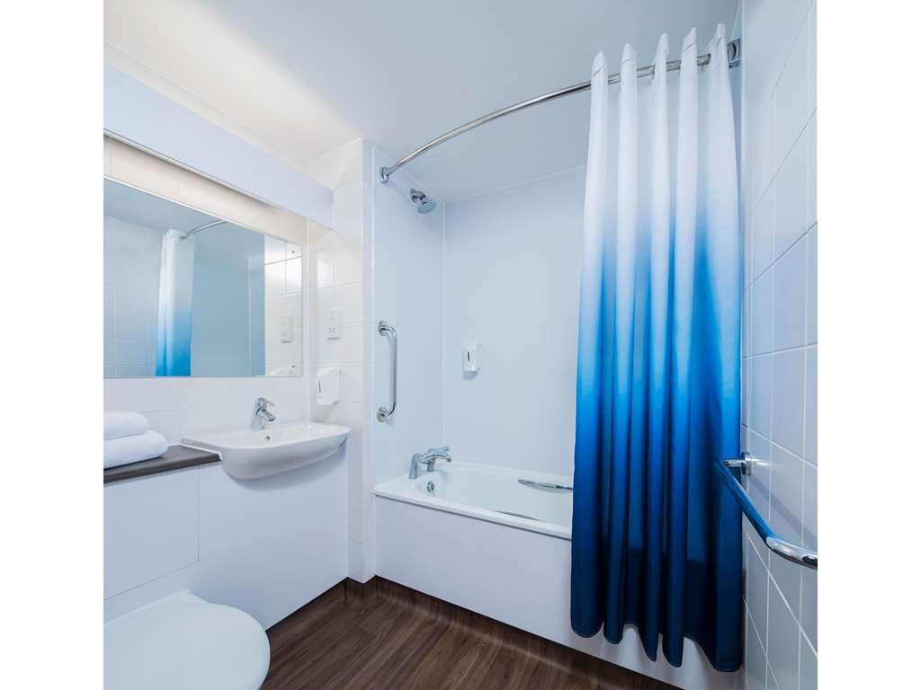 Travelodge London Covent Garden Exteriör bild