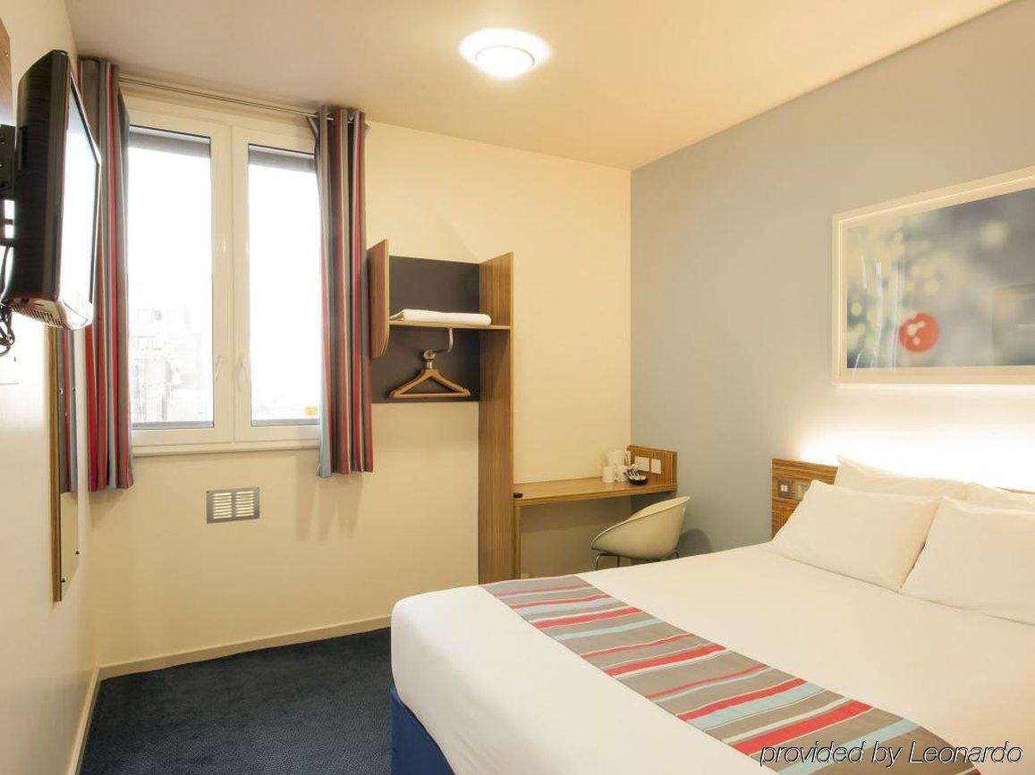 Travelodge London Covent Garden Exteriör bild