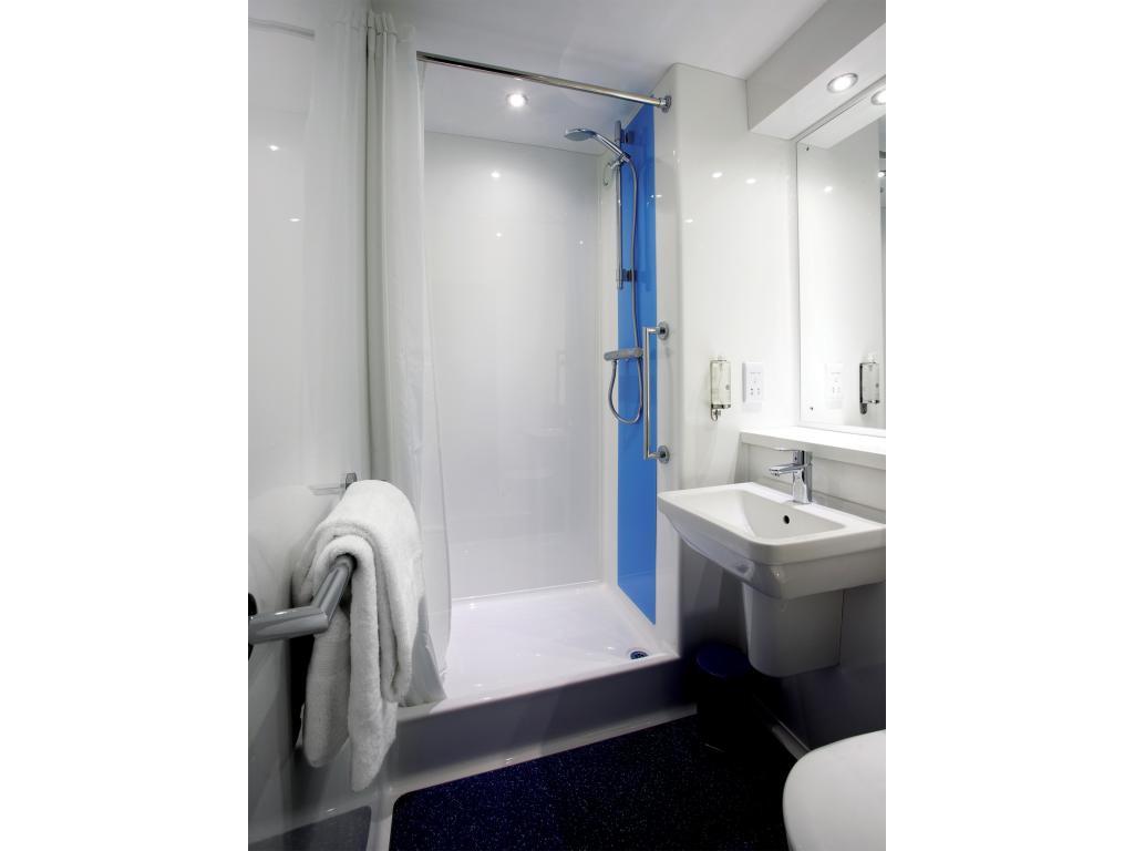 Travelodge London Covent Garden Exteriör bild
